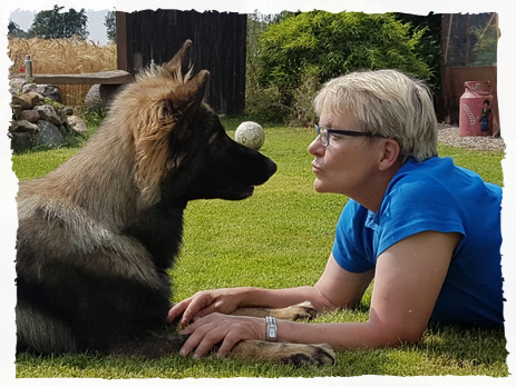 Rettungshunde Übungsleiterin Petra Lerche